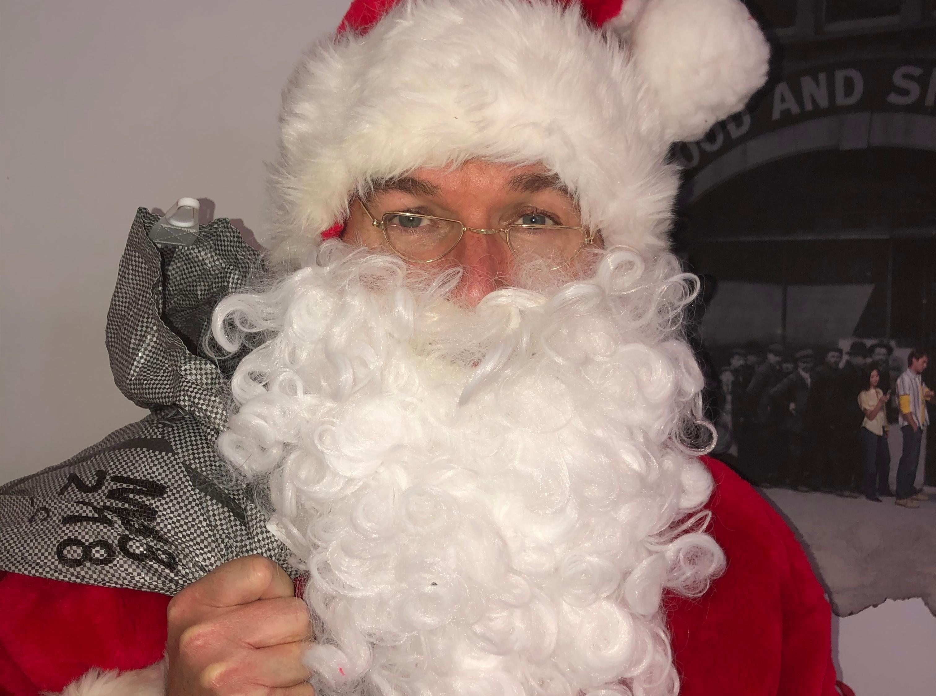 linkedin-In-Stream_Tall___Advanced UK Santa 2019 1